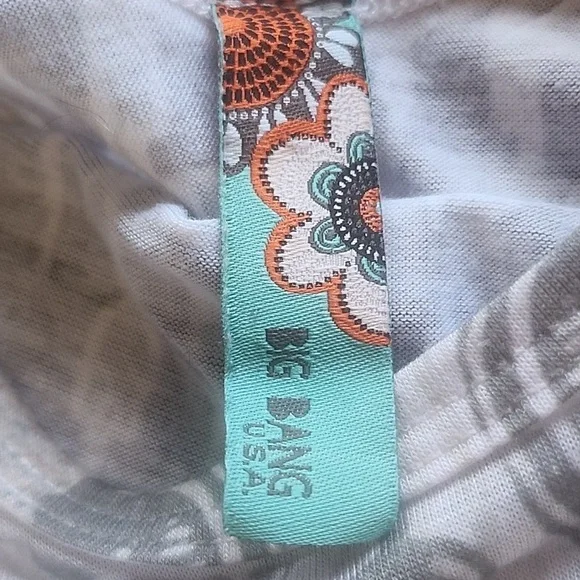 American Cowgirl Floral Graphic Tee - White and Pink Size M - Picture 7 of 11